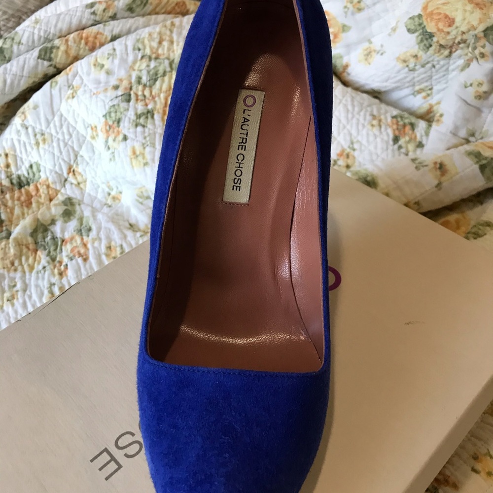 Shoes - Picture 2 of 5